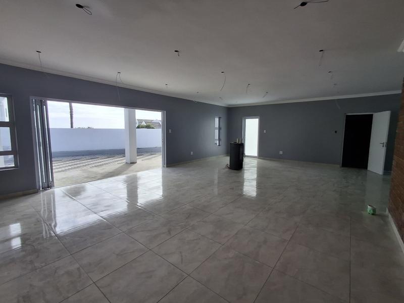 3 Bedroom Property for Sale in Golden Mile Western Cape